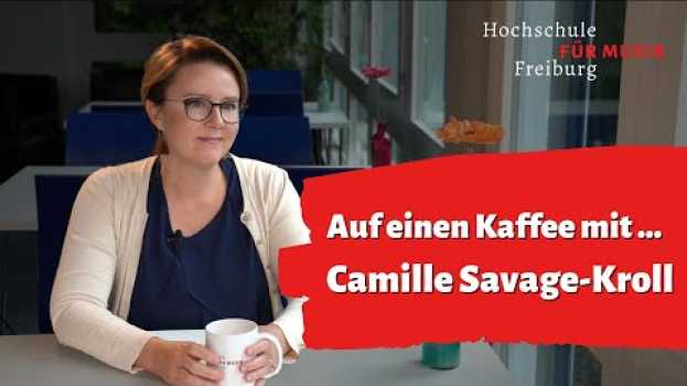 Video Auf einen Kaffee mit Camille Savage-Kroll na Polish