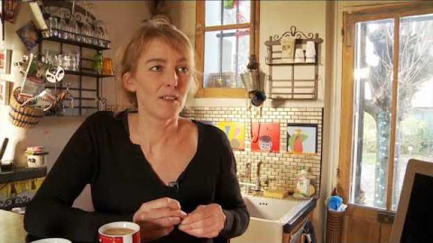 Video Devenue sourde à 35 ans, elle se fait poser un implant révolutionnaire en français