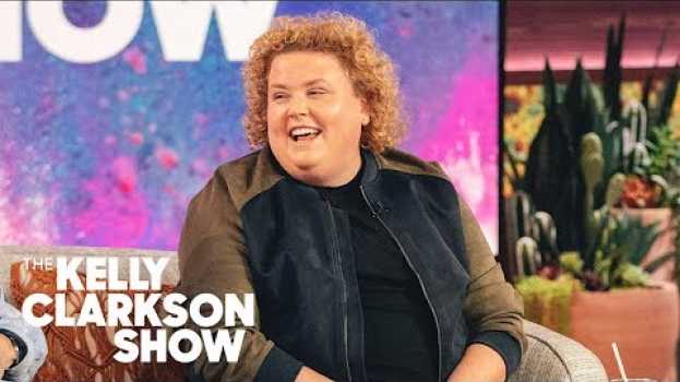 Video Fortune Feimster Shares Her Mom’s Unexpected Reaction To Her Coming Out em Portuguese