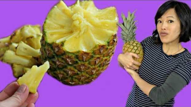 Video How to Pull Apart a PINEAPPLE | Pineapple Peeling -- Fruity Fruits in Deutsch