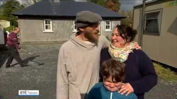 Video The Fartown Phoenix. The house that neighbourliness built – a heart-warming story from Co Galway en français