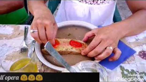 Video Pane olio e pomodoro il salutare cibo pugliese en français