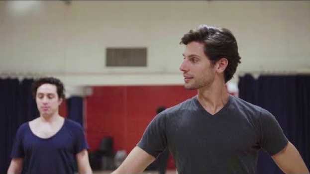 Video (Re)danser avec une prothèse de hanche - Ramsay Santé su italiano