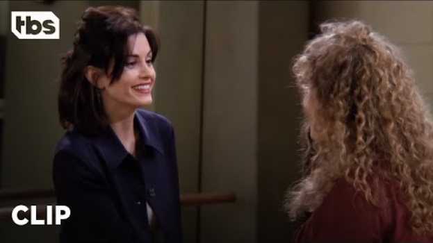 Video Friends: Monica's Credit Card Gets Stolen (Season 1 Clip) | TBS su italiano