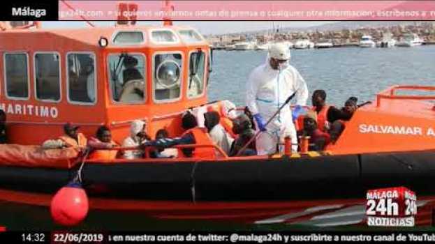 Video Noticia - Rescatadas 90 personas en dos pateras en el Mar de Alborán na Polish
