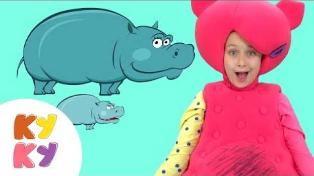 Video КУКУТИКИ - МАМА - Детская песенка про маму - Поем с Кукутиками Funny Kids Song about Mom en Español