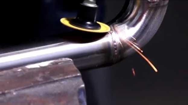 Video Weld Removal and Finishing with the Norton Mini Angle Grinder su italiano
