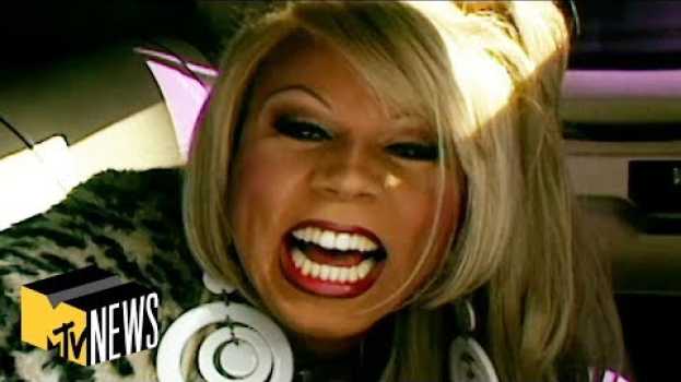 Video You Had to be There: RuPaul at the Mall in 1993 | MTV News em Portuguese