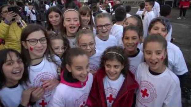 Video Isola del Gran Sasso D’Italia: si torna a scuola grazie alla Croce Rossa en Español