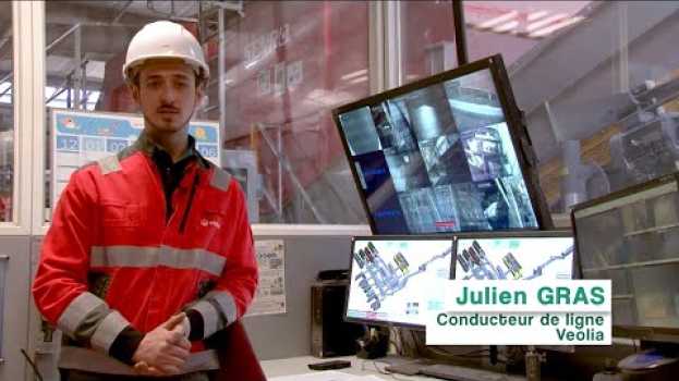 Video Le métier de conducteur de ligne dans une usine de valorisation des déchets in Deutsch