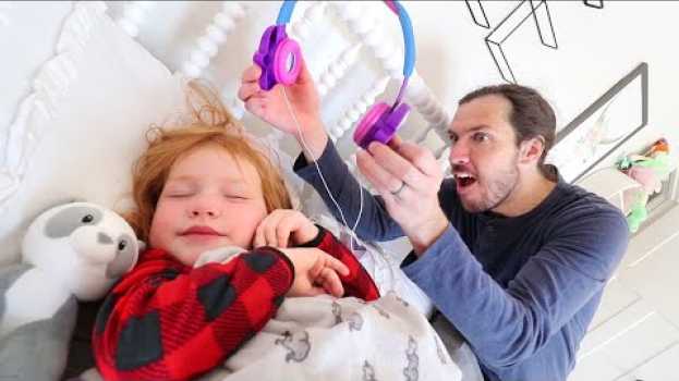 Video Adley Won’t Wakeup!! Asleep Morning Routine! Dad helps get me ready! (what Adley dreams about) na Polish