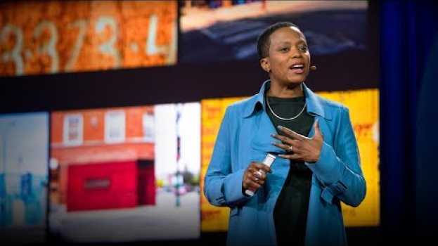 Video Amanda Williams: Why I turned Chicago's abandoned homes into art | TED in English