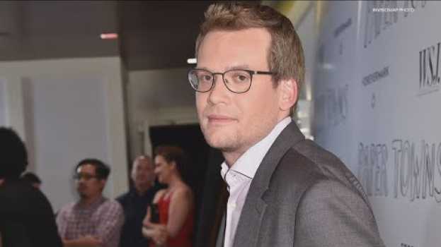 Video John Green to talk about banned books at Indianapolis Central Library na Polish