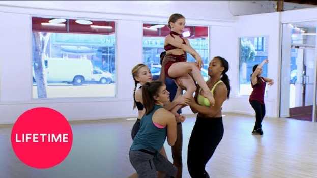 Video Dance Moms: Dance Digest - Fairest of Them All (Season 7) | Lifetime em Portuguese