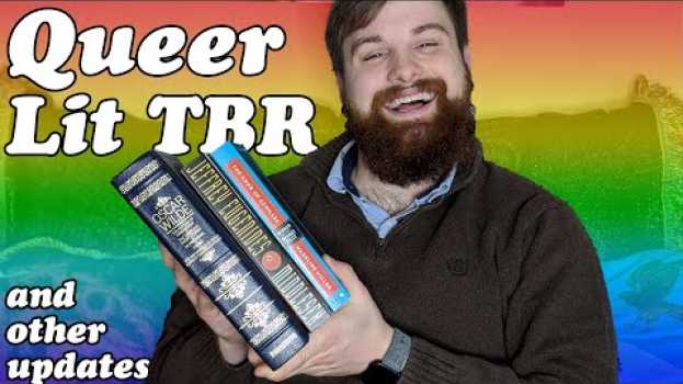 Video Queer Weekend TBR and March reading update em Portuguese