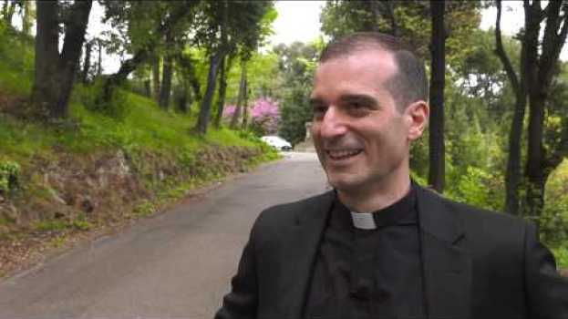 Video Claudio Tagliapietra, sacerdote | Aiutare gli altri a correre em Portuguese