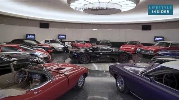 Видео Video tour in uno dei garage privati di auto più esclusivi al mondo | Insider Italiano на русском