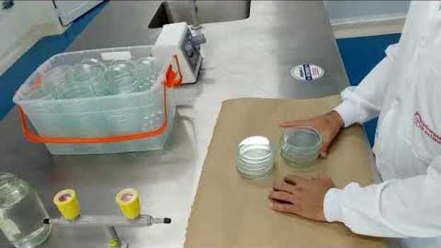 Video Preparación de material para la esterilización in English