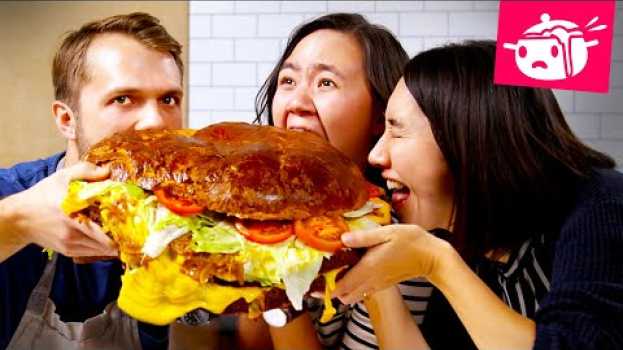 Video We Tried To Re-Create This Giant 30-Pound Burger • Eating Your Feed • Tasty na Polish