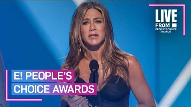 Video Jennifer Aniston Pays Tribute to "Friends" in Iconic PCAs Speech | E! People’s Choice Awards su italiano