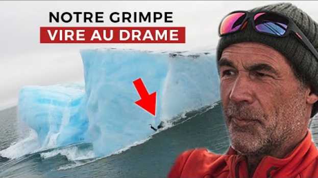 Video UN ICEBERG SE RETOURNE PENDANT QUE JE L’ESCALADE 😱 (l’eau est un peu froide) in English