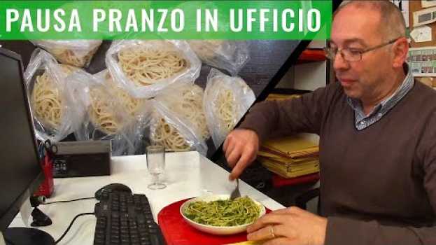 Video Come preparare e congelare gli spaghetti per la tua pausa pranzo al lavoro na Polish