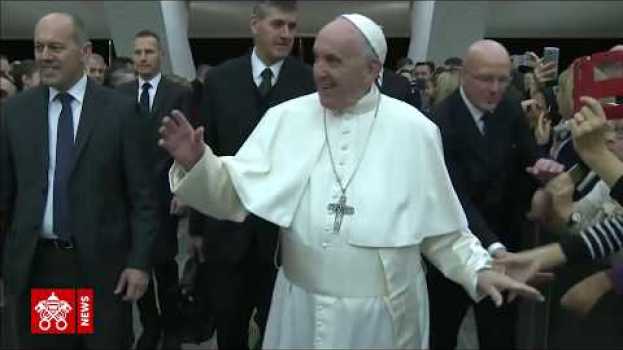 Video Votos do Papa para os "Santos que trabalham aqui" su italiano