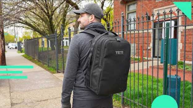 Video YETI Tocayo Backpack 26 Review | Durable Pack That Stands Up On Its Own em Portuguese