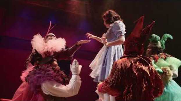Video Alice in Wonderland Trailer em Portuguese