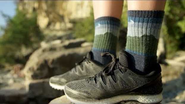 Video Introducing Skirack's Green Mountain Sock. Made in Vermont by Darn Tough. em Portuguese