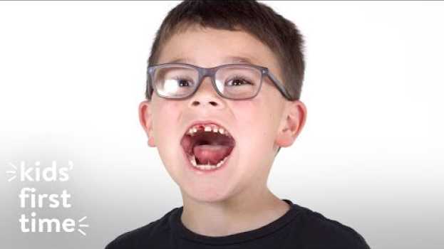 Video Kids Lose Their Tooth for the First Time | Kid's First Time | HiHo Kids en français