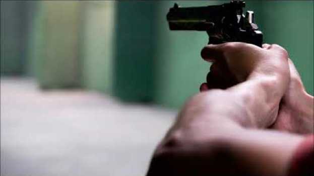 Video Sonhar que se tem uma arma na mão. Significado en Español