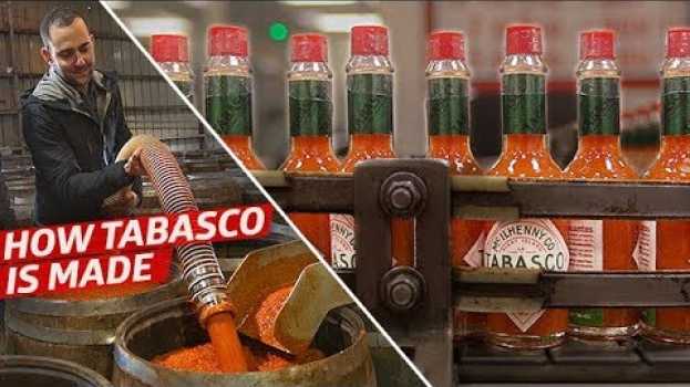 Video How the Tabasco Factory Makes 700,000 Bottles of Hot Sauce Per Day — Dan Does em Portuguese