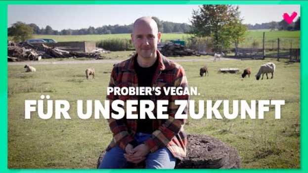 Видео Veganuary 2022: Zum Start gibt's persönliche Promi-Tipps zur veganen Ernährung на русском