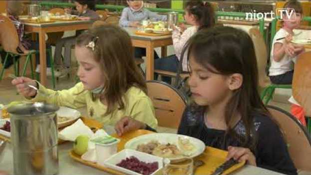 Video Pause méridienne à l'école Jules-Michelet à Niort em Portuguese