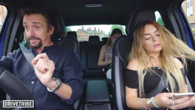 Video Richard Hammond takes his daughters off-roading en Español