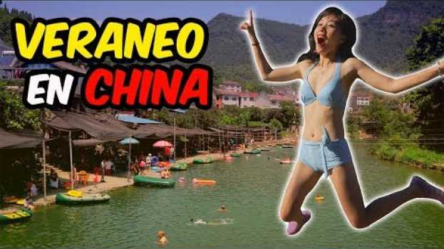 Video VERANO EN LA CHINA RURAL: CON BIKINI Y A LO LOCO in English
