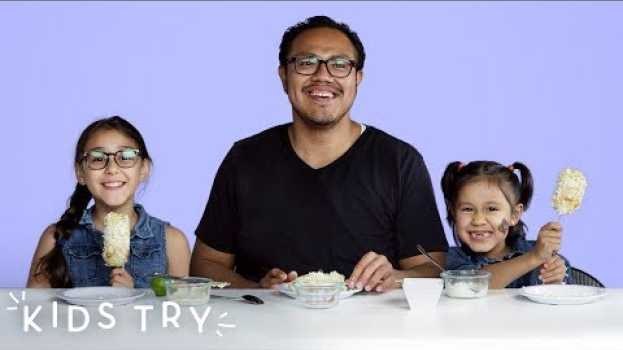 Video Kids Try Their Dads' Favorite Snacks from Childhood | Kids Try | HiHo Kids en Español