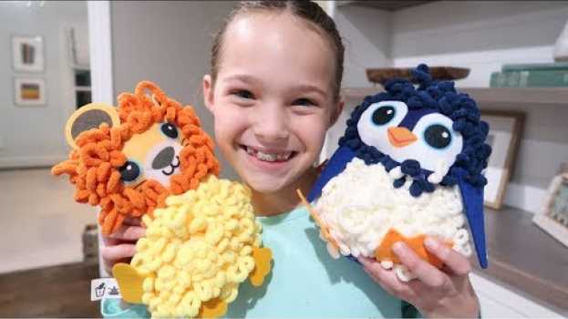 Video Creating DIY Loopies Plush and Sharing 15 Facts About Tic Tac Toy! en Español
